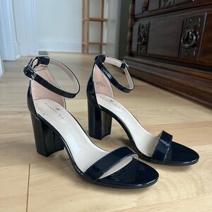 Bandolino dark navy Patent Leather Heels